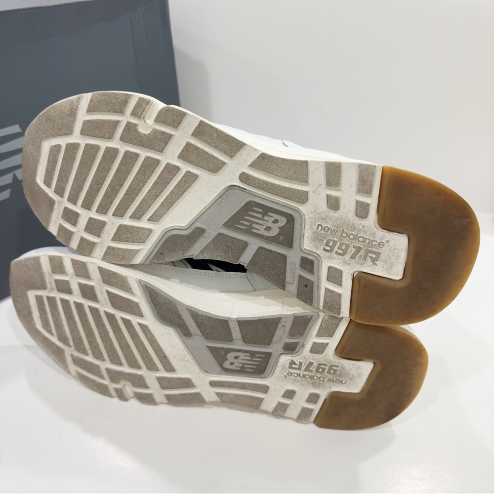 New Balance 997R Men’s Sneakers Shoes - Picture 8 of 9